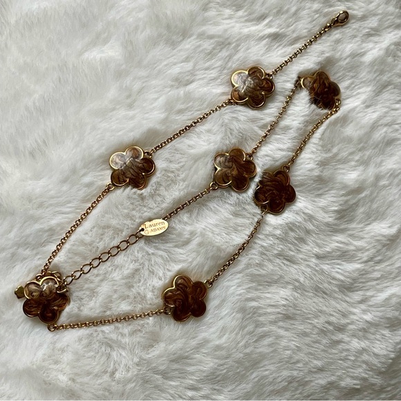 LAUREN G ADAMS | DAISY LOVE NECKLACE 18k GOLD PLATED | BROWN ENAMELED DAISIES - Picture 7 of 7